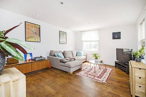2 bedroom flat to rent, Kenninghall Road, Lower Clapton, London, E5