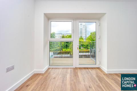 Studio to rent, Fermont House 15 Beaufort Square LONDON NW9