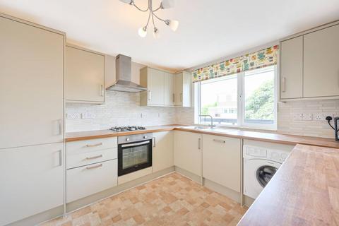 3 bedroom flat to rent, Wessex Close, Kingston, Kingston upon Thames, KT1