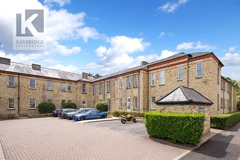 18, Gladstone House Horton Crescent, Epsom, KT19 8BW