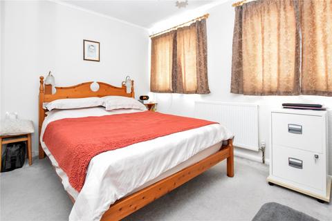 3 bedroom end of terrace house for sale, Dorothy Evans Close, Bexleyheath, DA7