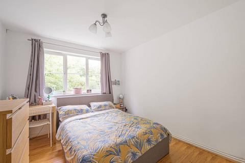 2 bedroom flat to rent, Ribblesdale Avenue, Friern Barnet, London, N11