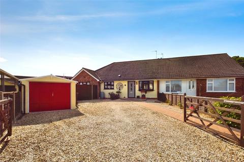 2 bedroom bungalow for sale, Silverdale Road, Tadley, Hampshire, RG26
