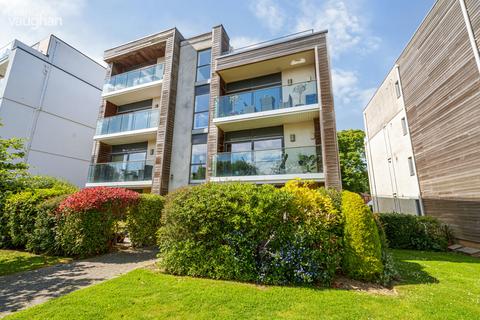 2 bedroom flat to rent, The Upper Drive, Hove, East Sussex, BN3