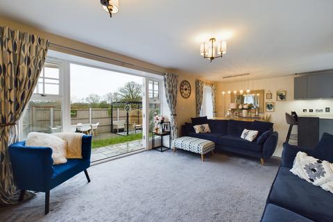 3 bedroom terraced house to rent, De Havilland Court, High Wycombe, Buckinghamshire, HP13 5AG