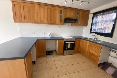 3 bedroom terraced house to rent, Grizedale, Brownsover, Rugby, CV21