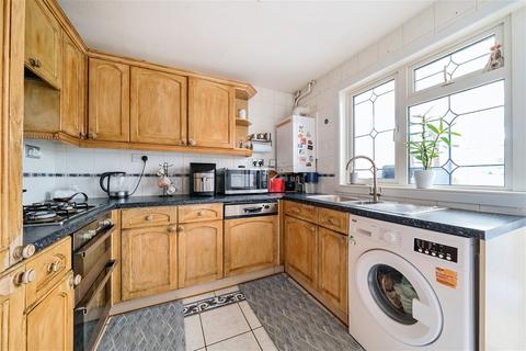 3 Schubert Road, Brighton Hill, Basingstoke, RG22 4JL