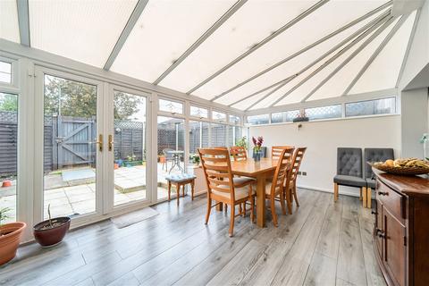 3 Schubert Road, Brighton Hill, Basingstoke, RG22 4JL