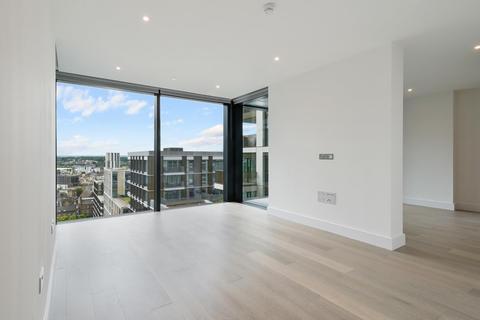 2 bedroom apartment to rent, Amberley House, Prince of Wales Drive, London, SW11