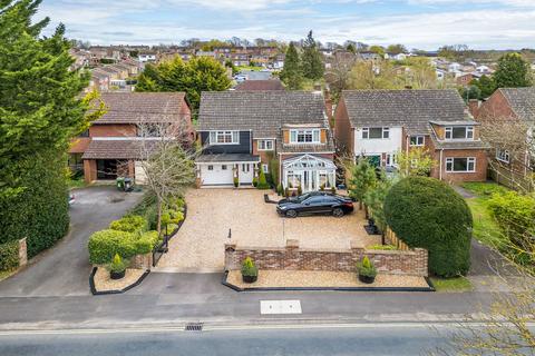 4 bedroom detached house for sale, Roman Road, Basingstoke