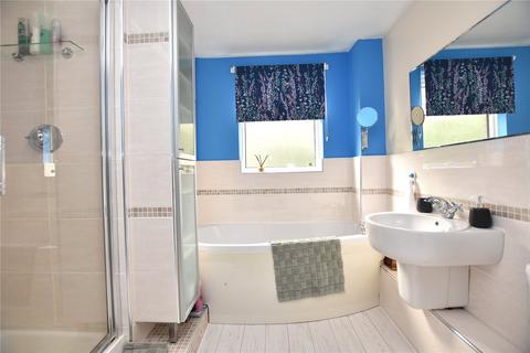 3 bedroom detached house for sale, Cranewells Vale, Leeds, West Yorkshire