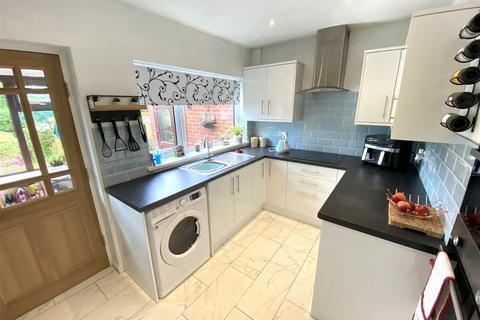 21 Carlton Way, Royton, Oldham, OL2 5AZ