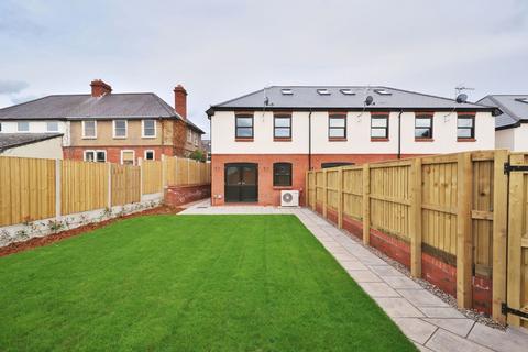 2 bedroom townhouse for sale, St Nicholas Close, Broomy Hill , Hereford, HR4