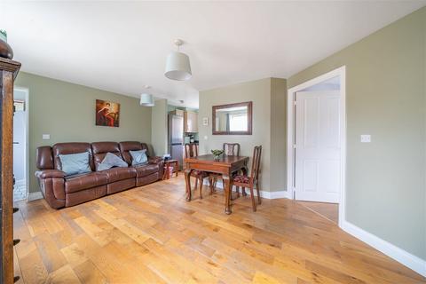 42 Appleton Drive, Basingstoke, RG24 9RX