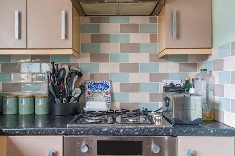42 Appleton Drive, Basingstoke, RG24 9RX