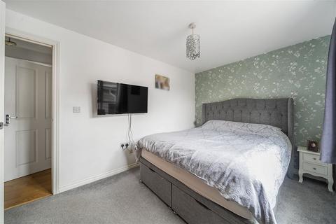 42 Appleton Drive, Basingstoke, RG24 9RX