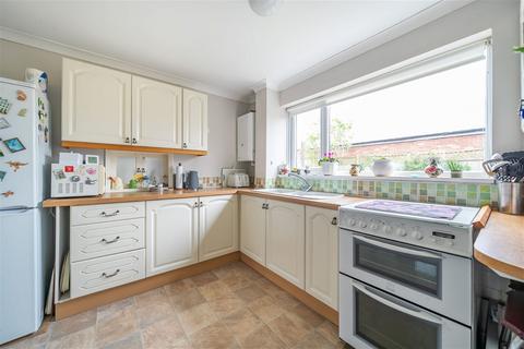 82 Stag Hill, Basingstoke, RG22 6JQ