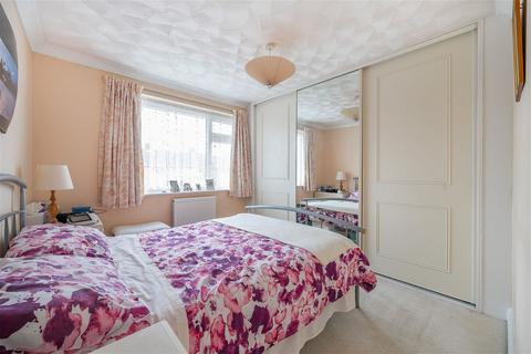 82 Stag Hill, Basingstoke, RG22 6JQ