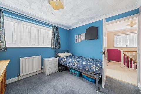 82 Stag Hill, Basingstoke, RG22 6JQ