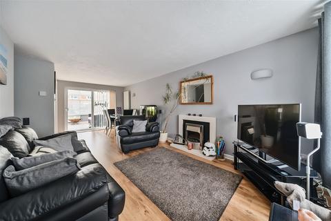 86 Constantine Way, Basingstoke, RG22 4UR