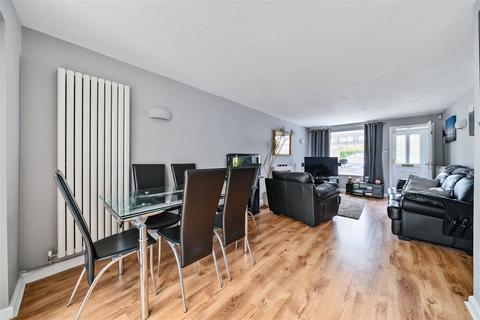 86 Constantine Way, Basingstoke, RG22 4UR