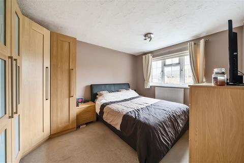 86 Constantine Way, Basingstoke, RG22 4UR