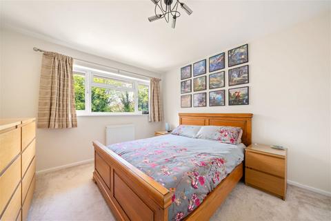 56 Grainger Close, Basingstoke, RG22 4DZ
