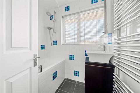 56 Grainger Close, Basingstoke, RG22 4DZ