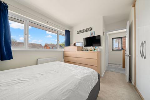 56 Grainger Close, Basingstoke, RG22 4DZ