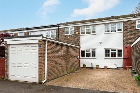 11 Edgehill Close, Basingstoke, RG22 5AB