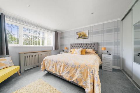 11 Edgehill Close, Basingstoke, RG22 5AB