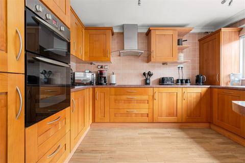 11 Edgehill Close, Basingstoke, RG22 5AB