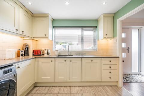 54 Kestrel Road, Basingstoke, RG22 5PL
