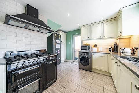 54 Kestrel Road, Basingstoke, RG22 5PL