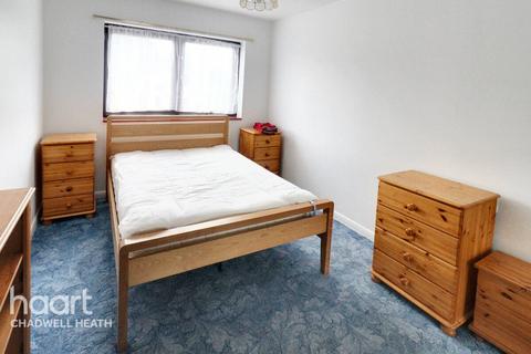 1 bedroom retirement property for sale, High Road, Romford