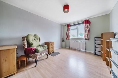 57 Cleaver Road, Basingstoke, RG22 6SH