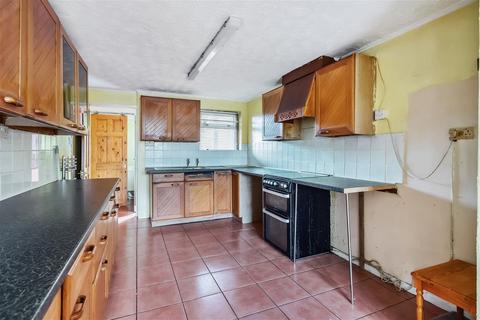 57 Cleaver Road, Basingstoke, RG22 6SH