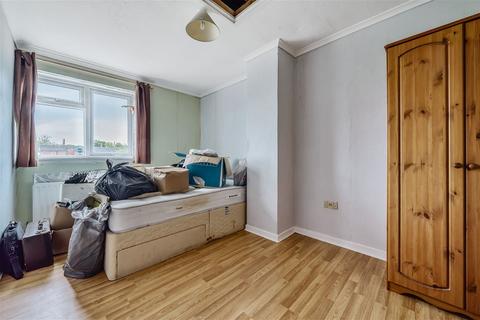 57 Cleaver Road, Basingstoke, RG22 6SH