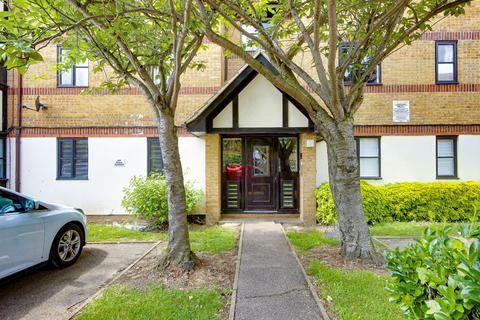 2 bedroom flat for sale, Creighton Road, London