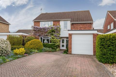 4 Camfield Close, Basingstoke, RG21 3AQ
