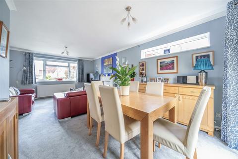 4 Camfield Close, Basingstoke, RG21 3AQ