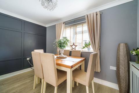 4 bedroom end of terrace house for sale, Verdi Close, Brighton Hill