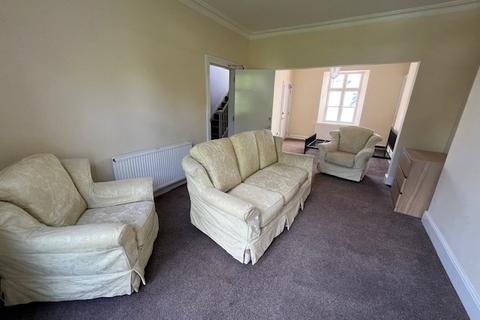 1 bedroom house of multiple occupation to rent, Courtenay Park, Newton Abbot TQ12