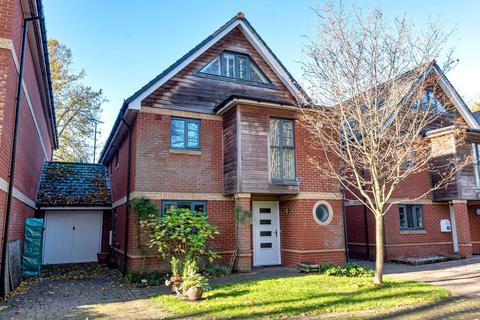 52 Cliddesden Road, Basingstoke, RG21 3ER