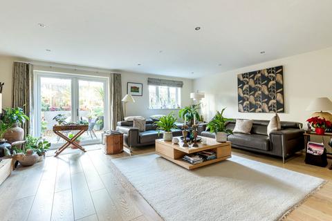 52 Cliddesden Road, Basingstoke, RG21 3ER