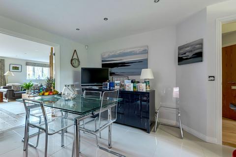 52 Cliddesden Road, Basingstoke, RG21 3ER