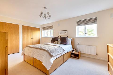 52 Cliddesden Road, Basingstoke, RG21 3ER