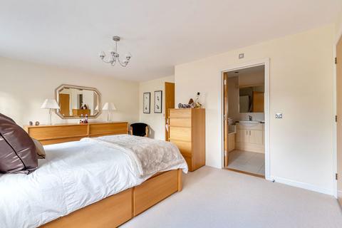 52 Cliddesden Road, Basingstoke, RG21 3ER