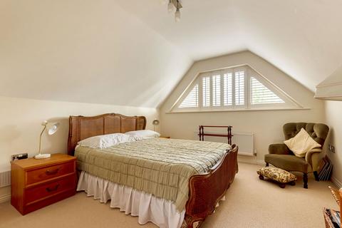 52 Cliddesden Road, Basingstoke, RG21 3ER