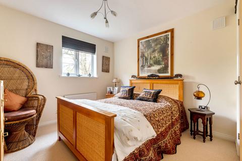52 Cliddesden Road, Basingstoke, RG21 3ER